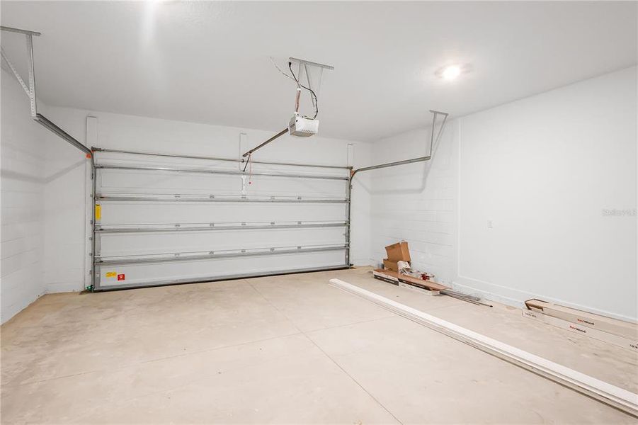 Spacious, unfurnished interior of a new home in Cresswind at Lake Harris, Tavares (Image 22). Spacious, unfurnished interior of a new home in Cresswind at Lake Harris, Tavares (Image 22).