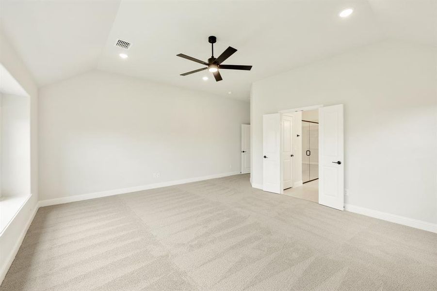 Spacious, unfurnished interior of a new home in The Retreat at North Grove 60, Waxahachie (Image 22). Spacious, unfurnished interior of a new home in The Retreat at North Grove 60, Waxahachie (Image 22).