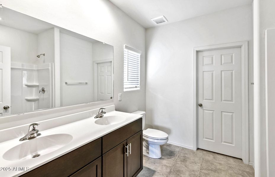 13 - Owner Bathroom