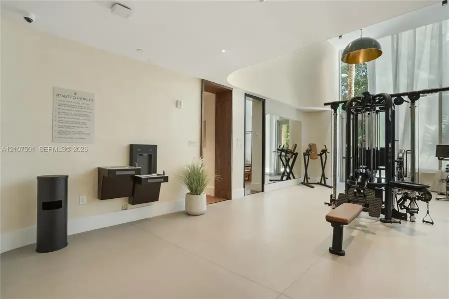 Community amenities in , Miami (Image 40).