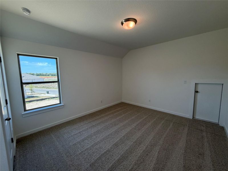 Spacious, unfurnished interior of a new home in Lariat, Liberty Hill (Image 23).