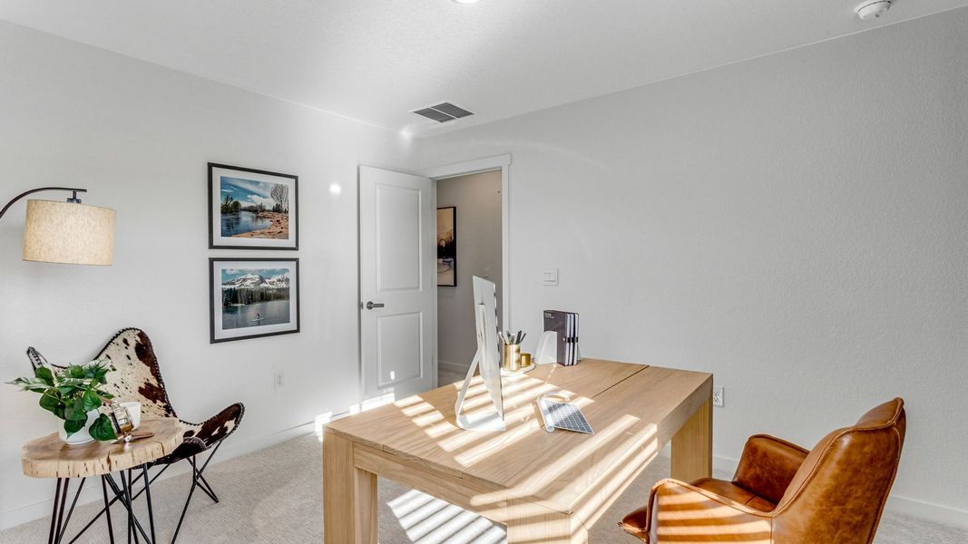 Furnished interior view inside a new home in Prairie Song, Windsor (Image 25).