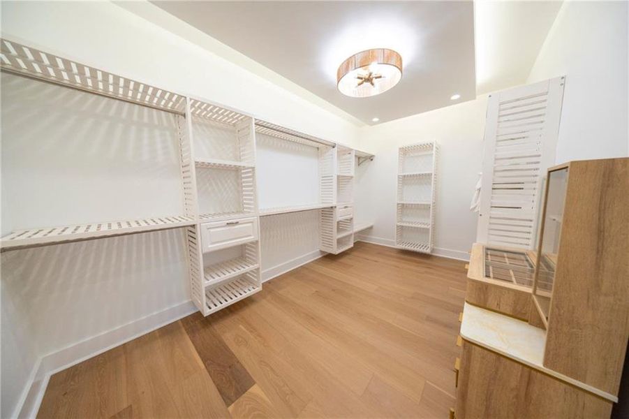 Spacious, unfurnished interior of a new home in , Gainesville (Image 26).