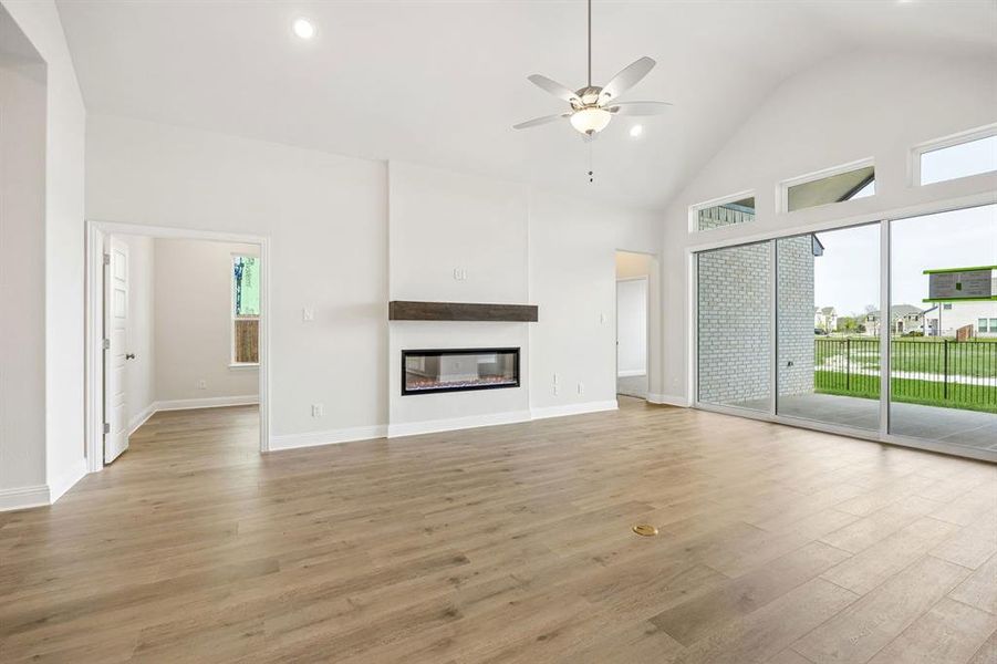 9-625Majestic_009 9-625Majestic_009