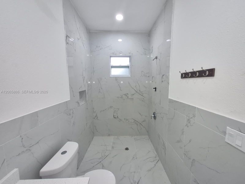 Furnished interior view inside a new home in , Clewiston (Image 7).