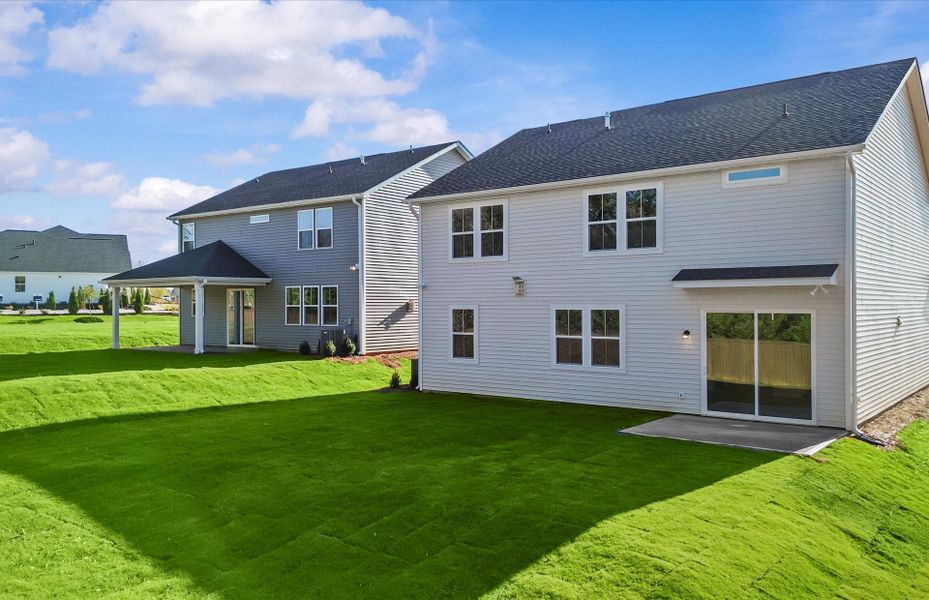 Exterior details and patio area of a home in Sparrow Creek, Boiling Springs (Image 3).