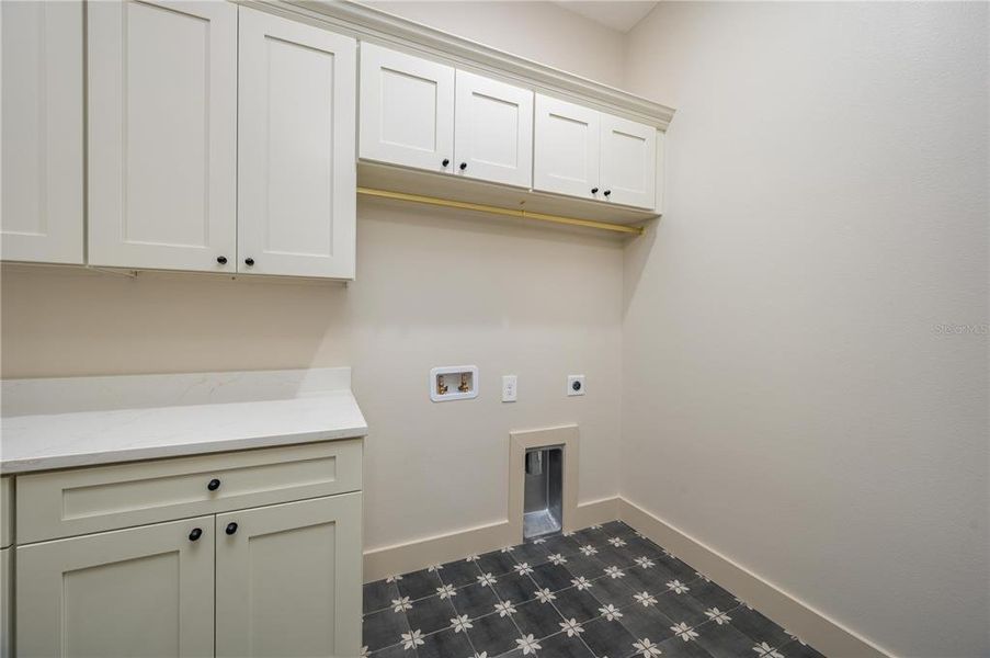 Furnished interior view inside a new home in , Lakeland (Image 6).