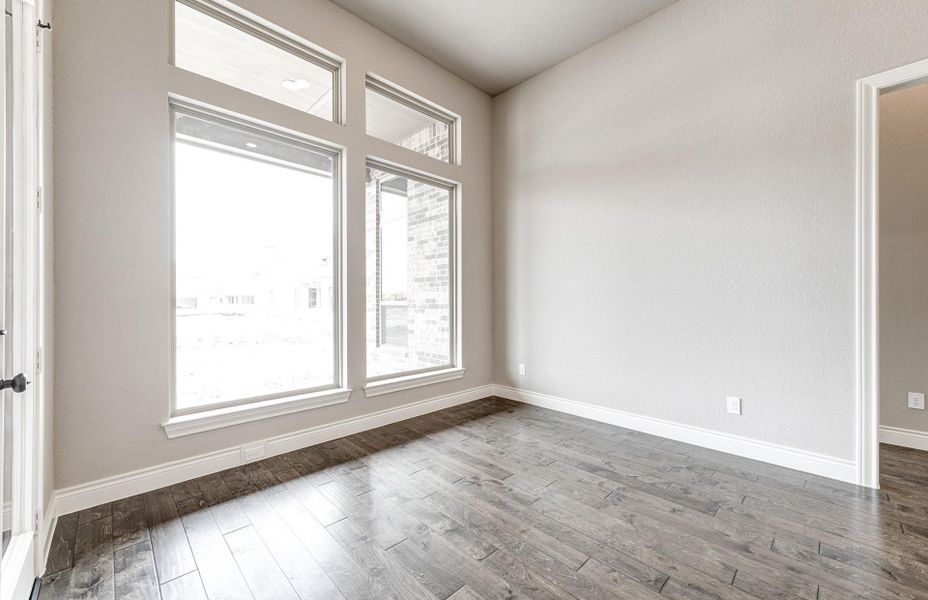 Spacious, unfurnished interior of a new home in Bridgeland 60′, Cypress (Image 36).