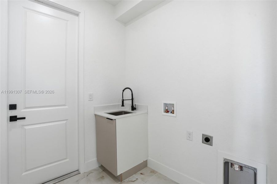 Image 37 of a home in . Image 37 of a home in .