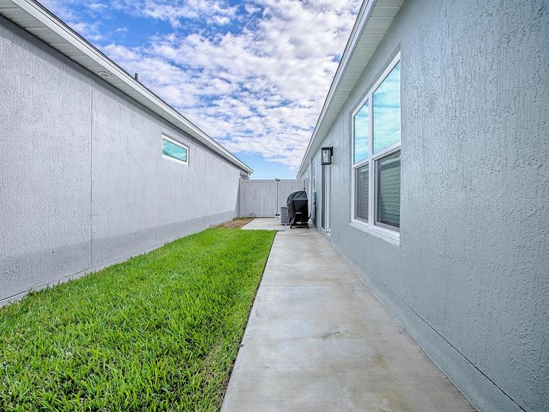 Exterior details and patio area of a home in , The Villages (Image 30).