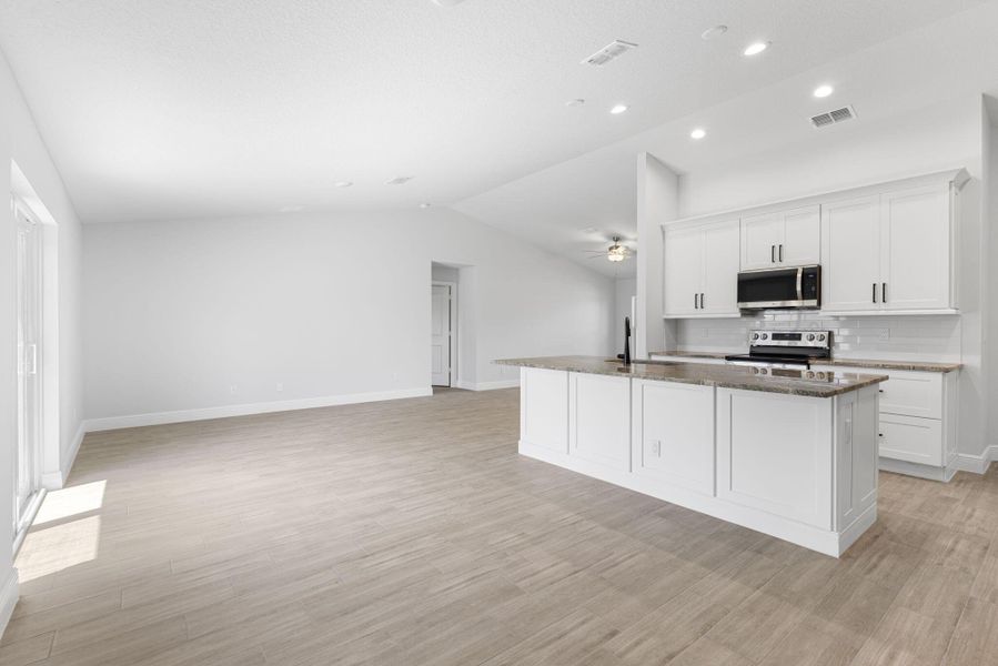 Spacious, unfurnished interior of a new home in , Port St. Lucie (Image 12).