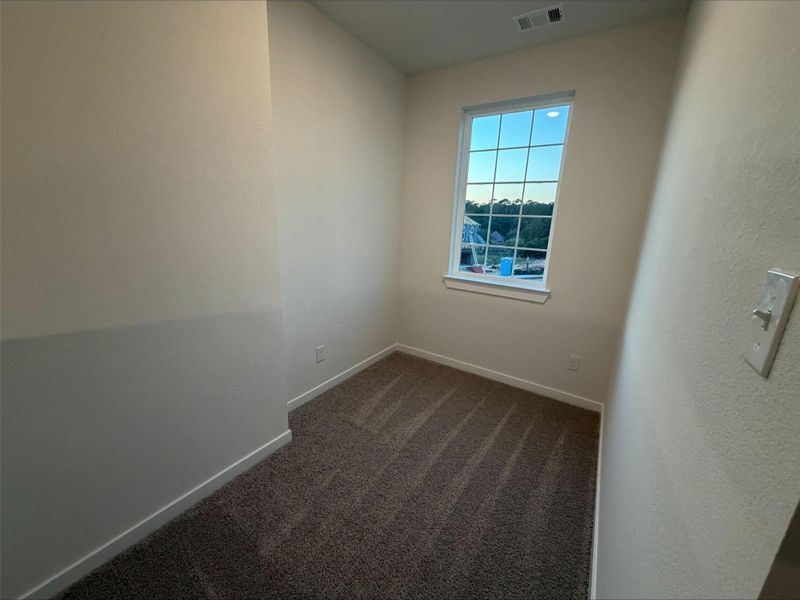 Spacious, unfurnished interior of a new home in Spring Lake, Huntsville (Image 24).