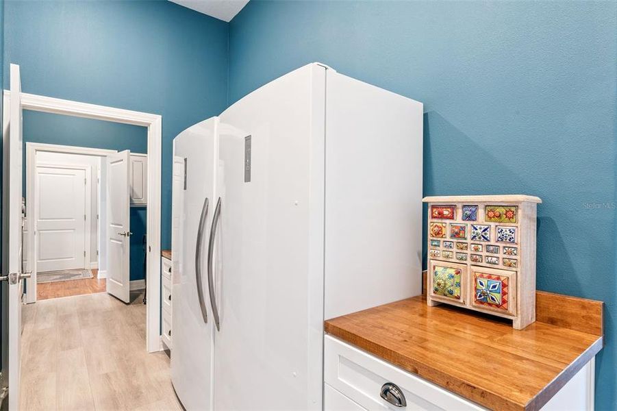 Furnished interior view inside a new home in Del Webb Minneola, Minneola (Image 16).