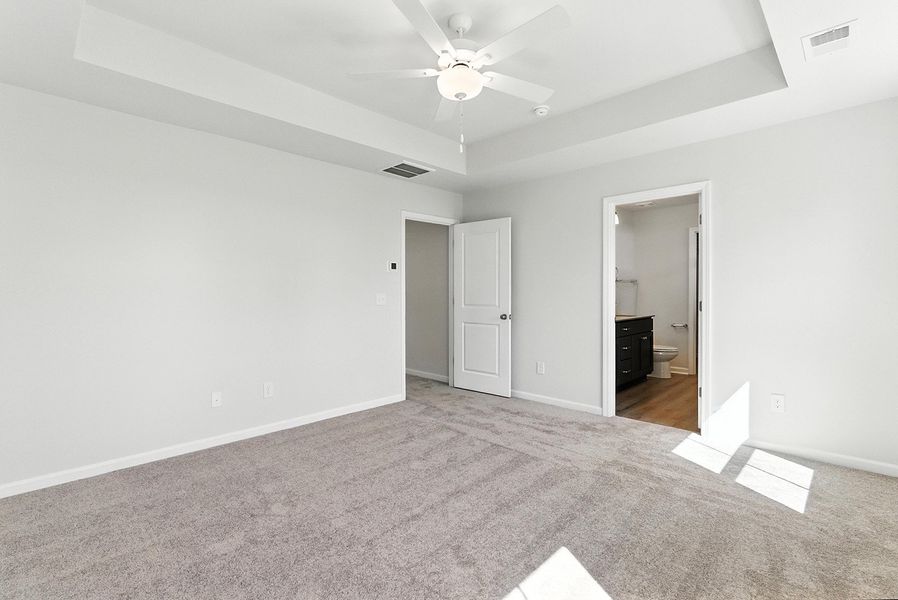 Spacious, unfurnished interior of a new home in Landmark Commons, Boiling Springs (Image 17).