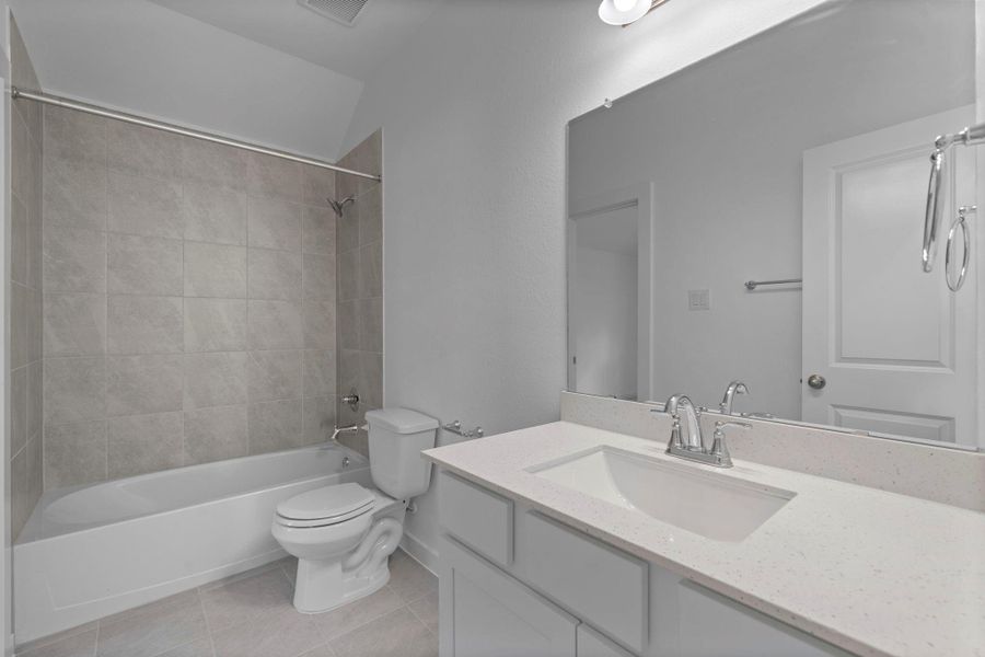 Furnished interior view inside a new home in , Missouri City (Image 6).