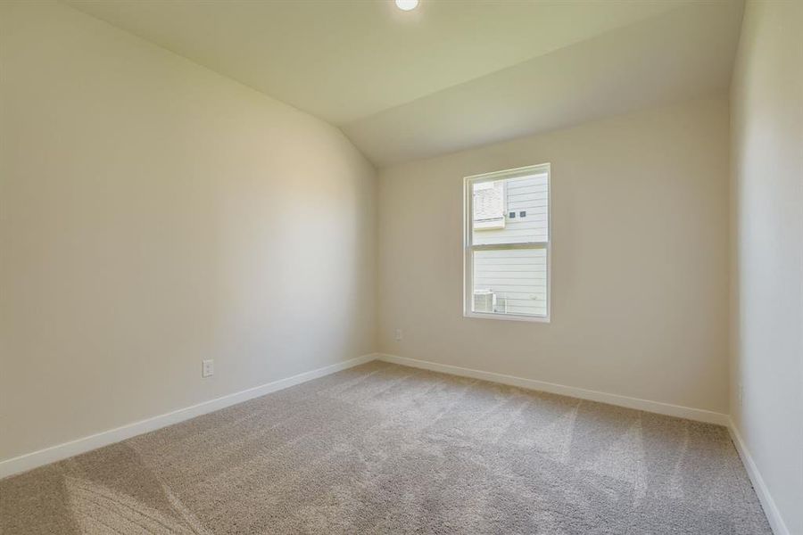 Spacious, unfurnished interior of a new home in Middlefield Village, Dallas (Image 11).