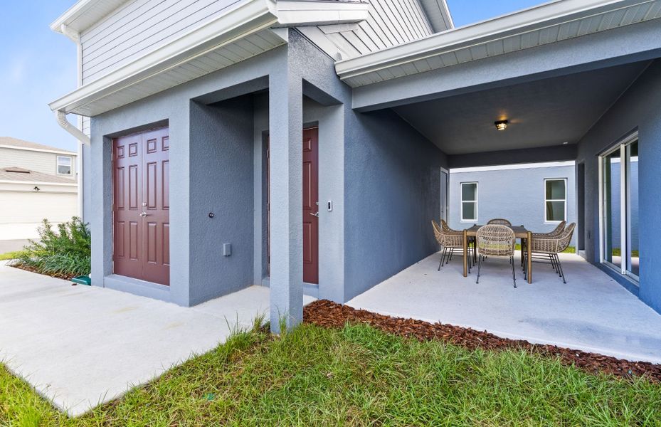 Representative exterior details of a home built from the Mabel II by Pulte Homes in Parkside Trails, Clermont (Image 3).