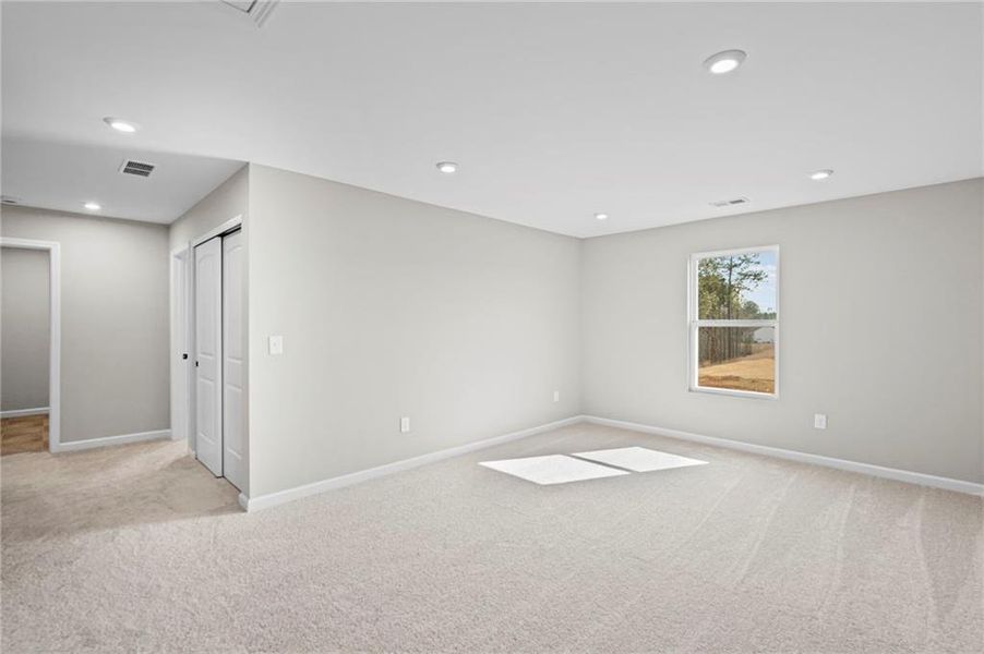 Spacious, unfurnished interior of a new home in Twin Lakes, Hoschton (Image 38).