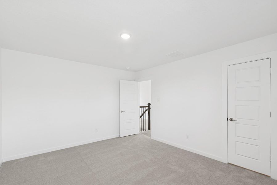 Spacious, unfurnished interior of a new home in Summerview, Fulshear (Image 37).