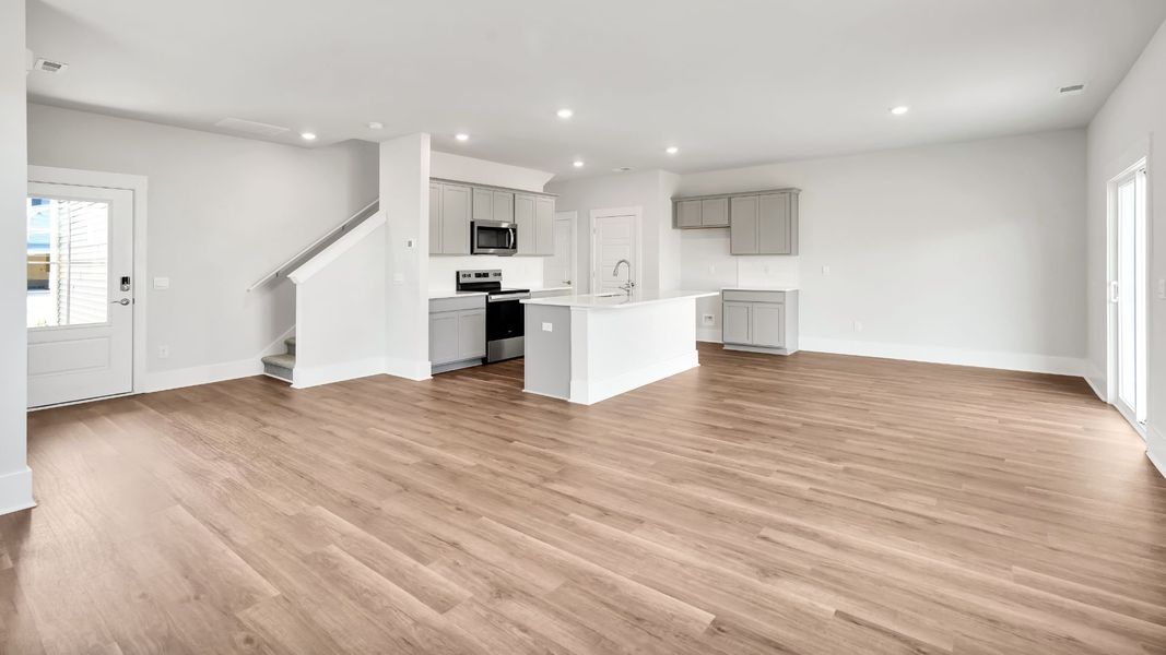 Spacious, unfurnished interior of a new home in Bella Point, Bolivia (Image 18).