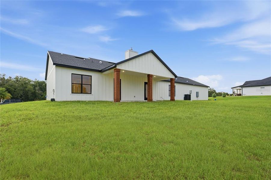 Exterior details and patio area of a home in , Ocala (Image 3).