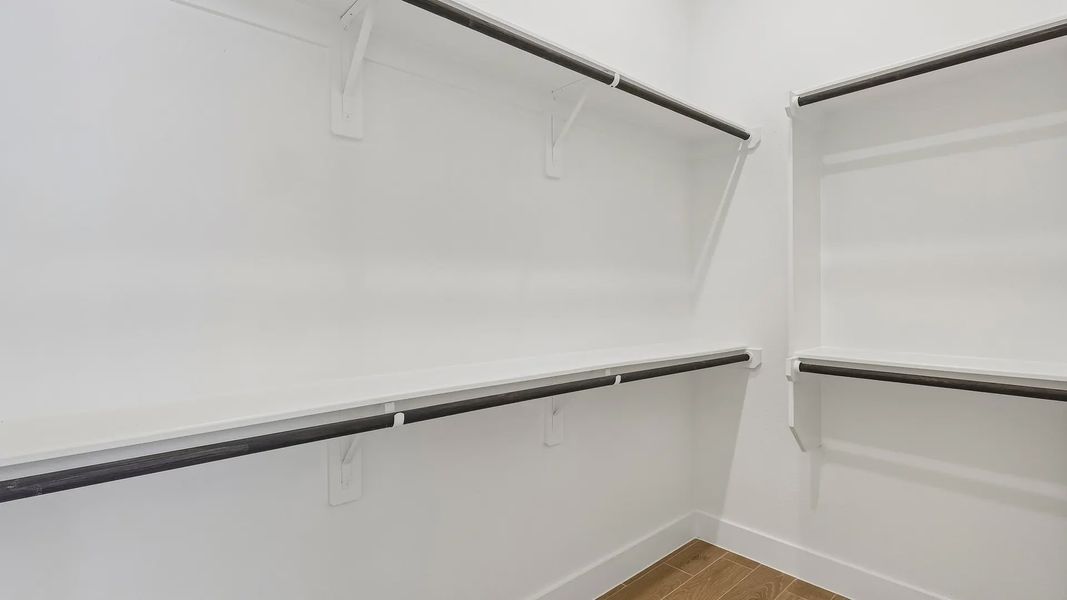 Spacious, unfurnished interior of a new home in Evergreen 40s, Conroe (Image 23).