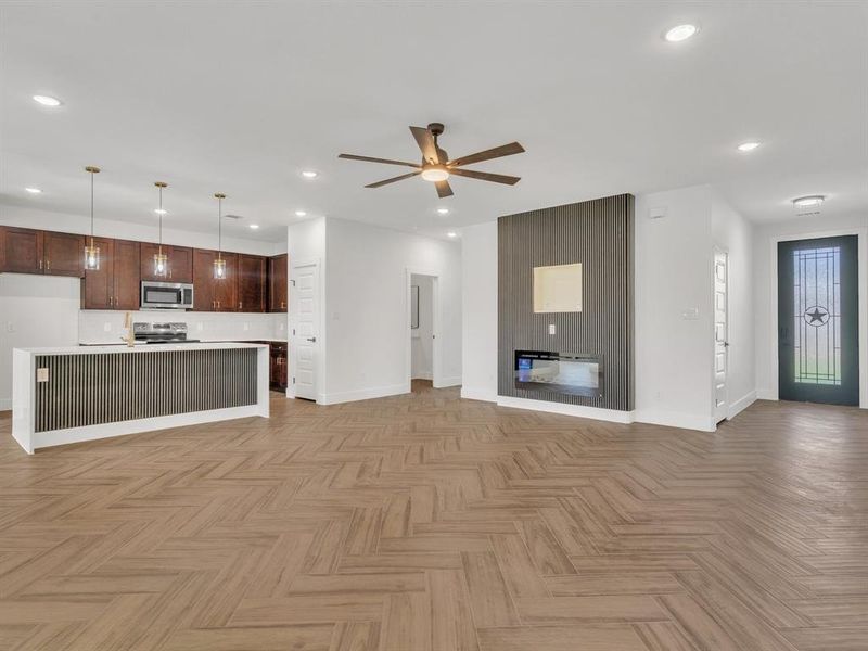 Spacious, unfurnished interior of a new home in , Granbury (Image 29). Spacious, unfurnished interior of a new home in , Granbury (Image 29).