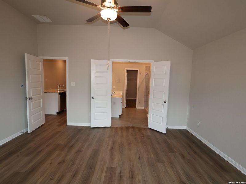Spacious, unfurnished interior of a new home in Mesquite Ridge, San Antonio (Image 11). Spacious, unfurnished interior of a new home in Mesquite Ridge, San Antonio (Image 11).