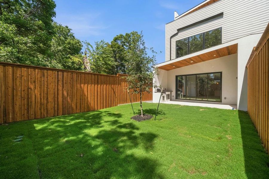 Exterior details and patio area of a home in , Dallas (Image 25).