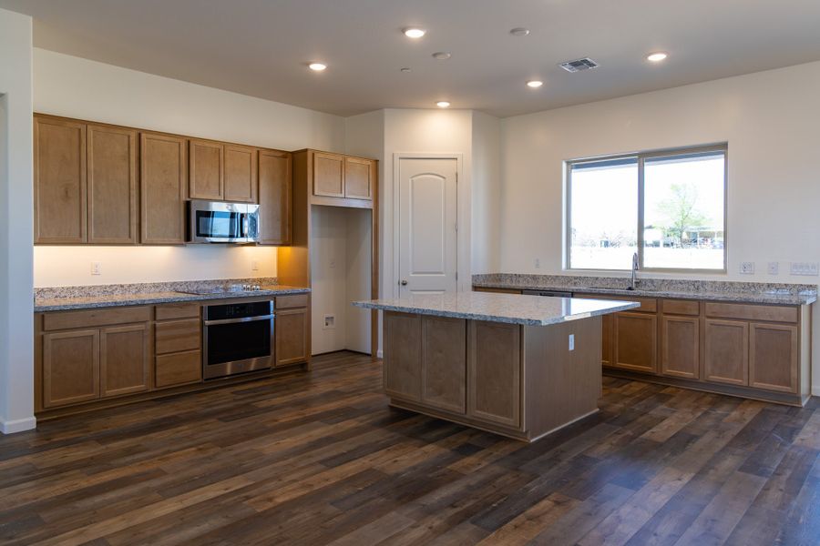 Furnished interior view inside a new home in Heritage Pointe, Chino Valley (Image 8).