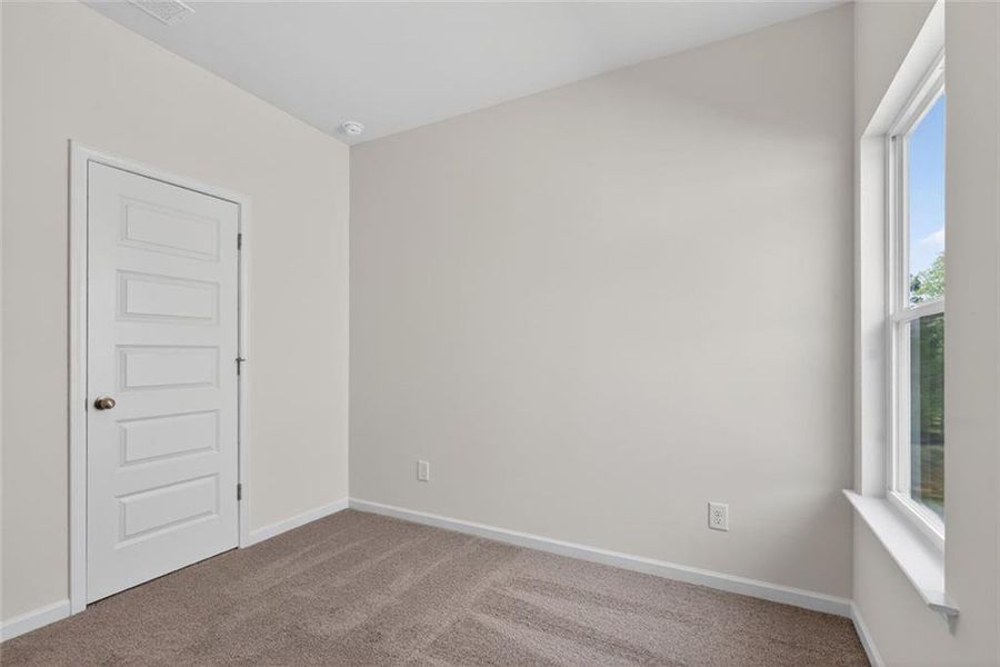 Spacious, unfurnished interior of a new home in North Haven, Rome (Image 28).