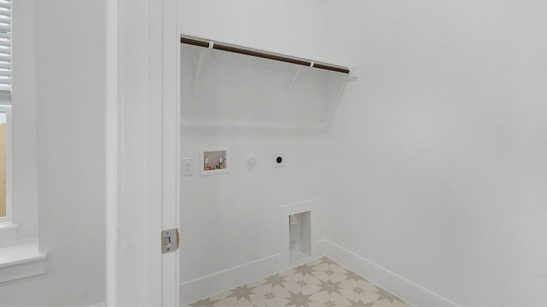 Representative unfurnished interior of a home built from the Archer by Chesmar Homes in Santa Rita Ranch, Liberty Hill (Image 16).