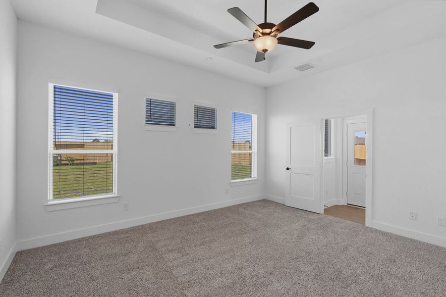 Spacious, unfurnished interior of a new home in Nolina, Georgetown (Image 12).