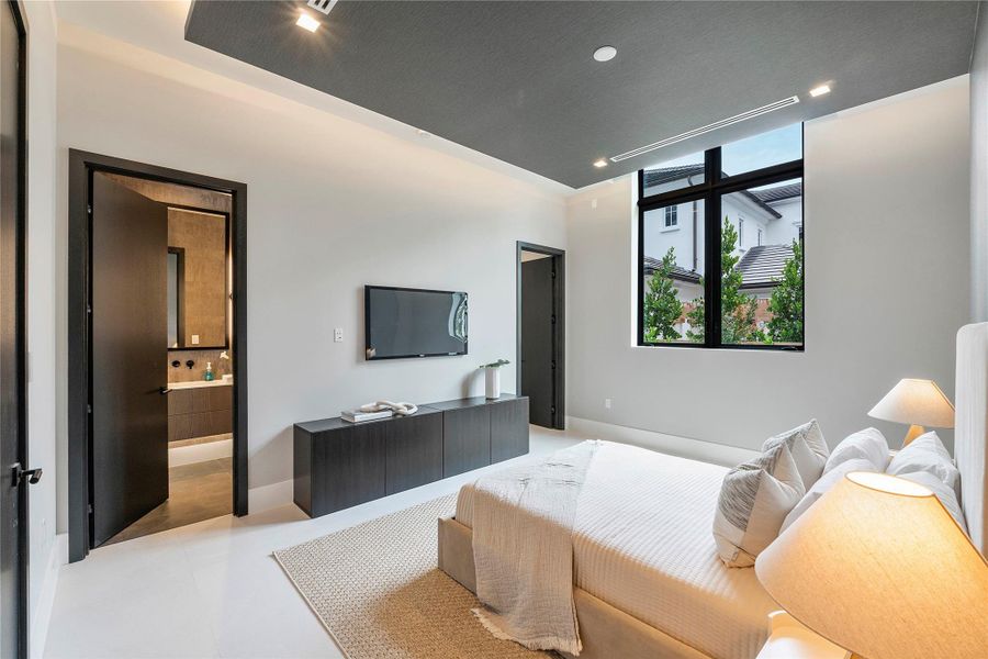 Image 53 of a home in .