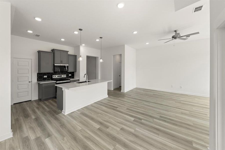 14. 1109 Rushing - Dining (3) 14. 1109 Rushing - Dining (3)