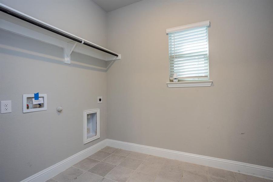 Spacious, unfurnished interior of a new home in , Corinth (Image 30).