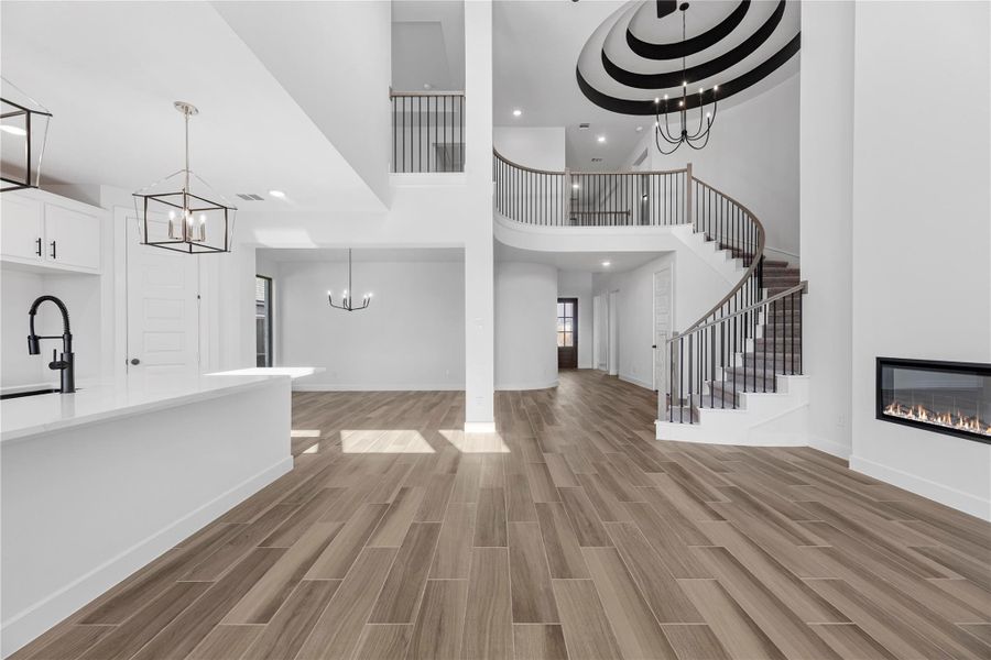 Representative image. Features, selections and colors may vary.