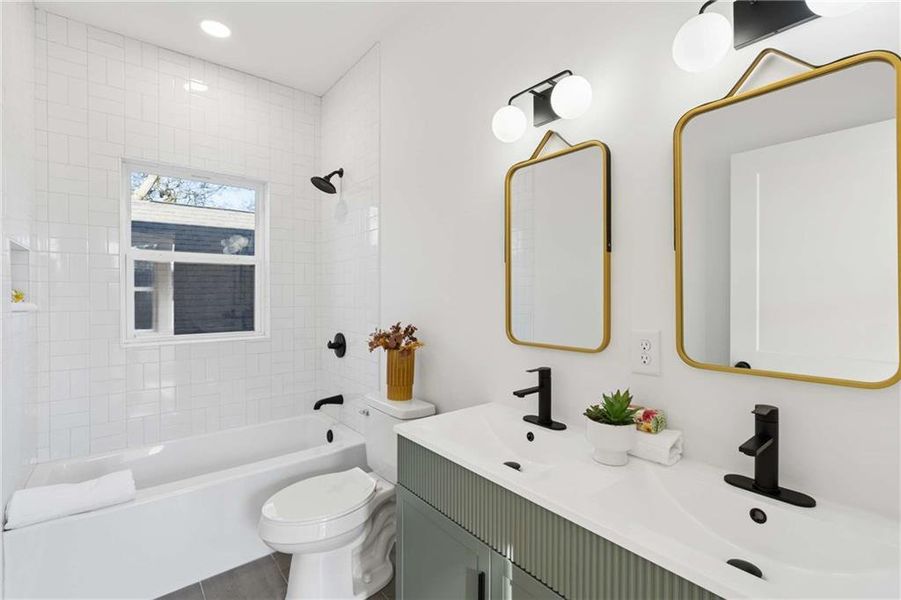 Furnished interior view inside a new home in , Atlanta (Image 7).