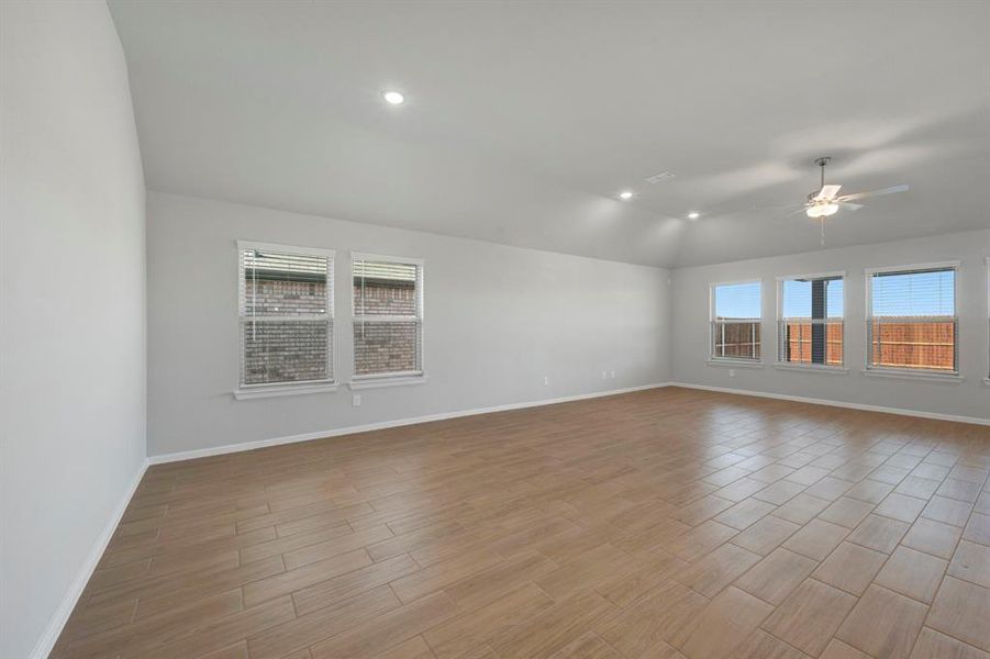 Spacious, unfurnished interior of a new home in Verandah, Royse City (Image 24).