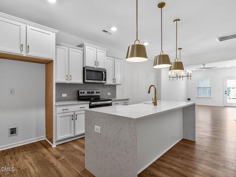 006-1280x960-kitchen