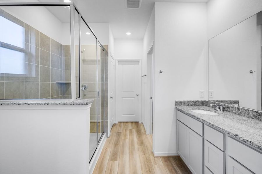 Furnished interior view inside a new home in Brookewater 45s, Rosenberg (Image 8). Furnished interior view inside a new home in Brookewater 45s, Rosenberg (Image 8).