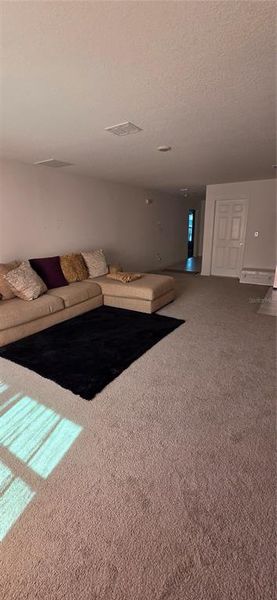 Spacious, unfurnished interior of a new home in , Palm Bay (Image 13).