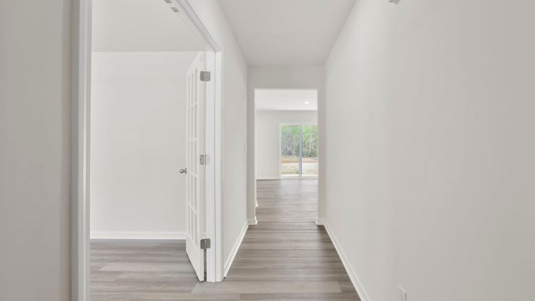 Spacious, unfurnished interior of a new home in Cedar Gap, Fountain Inn (Image 12).