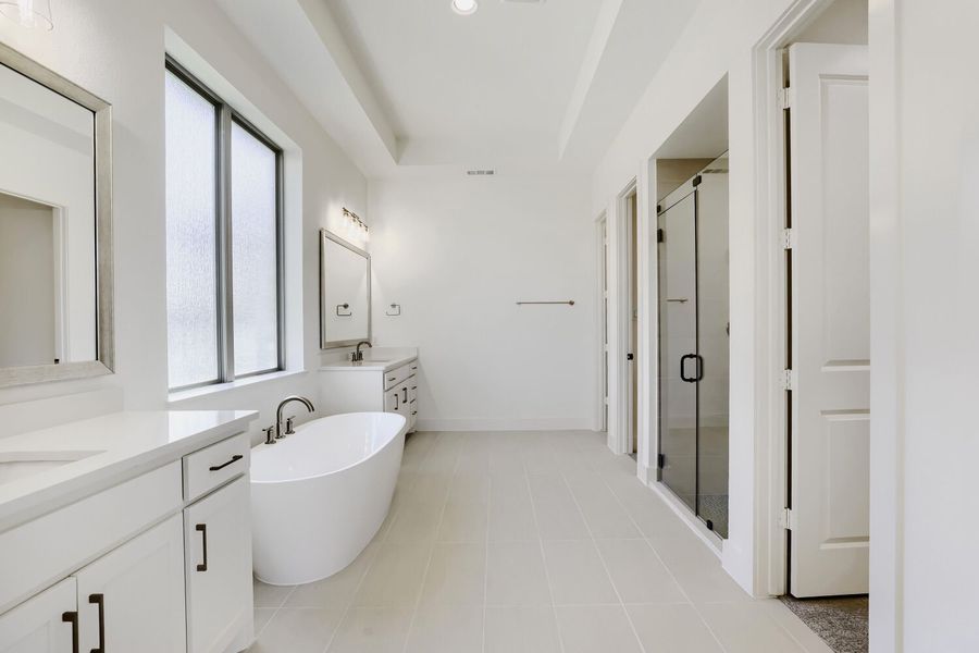1105 Brookwood - Primary Bathroom