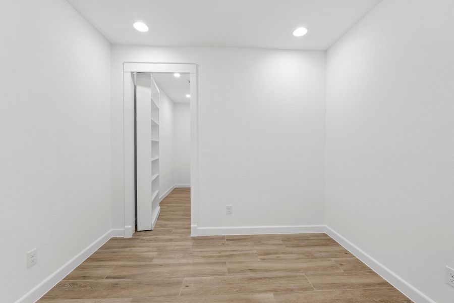 Spacious, unfurnished interior of a new home in , Livingston (Image 16).