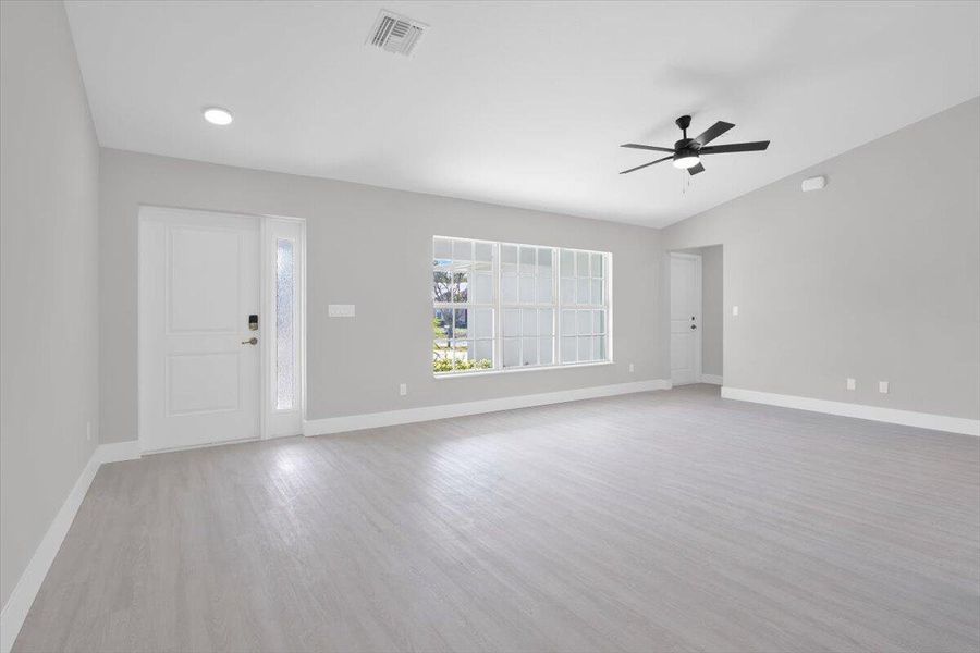 26-GG3A1256 26-GG3A1256