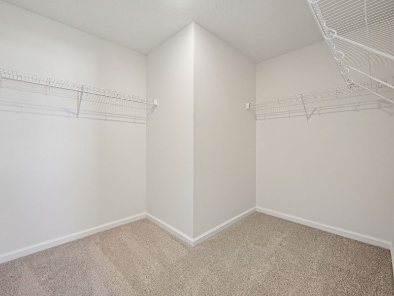 Spacious, unfurnished interior of a new home in Tidewater, Fort Pierce (Image 17).