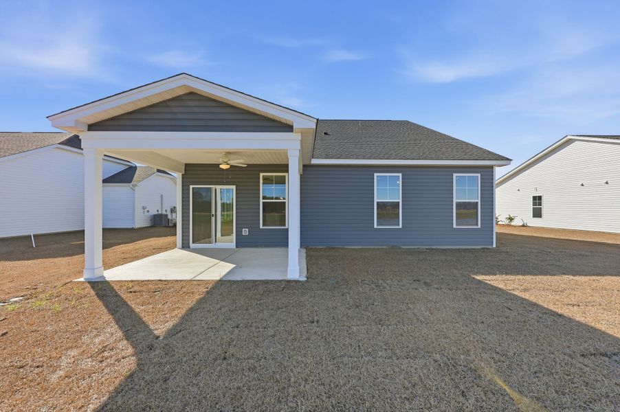 Representative exterior details of a home built from the Habersham II by Great Southern Homes in Edgefield, Loris (Image 39).