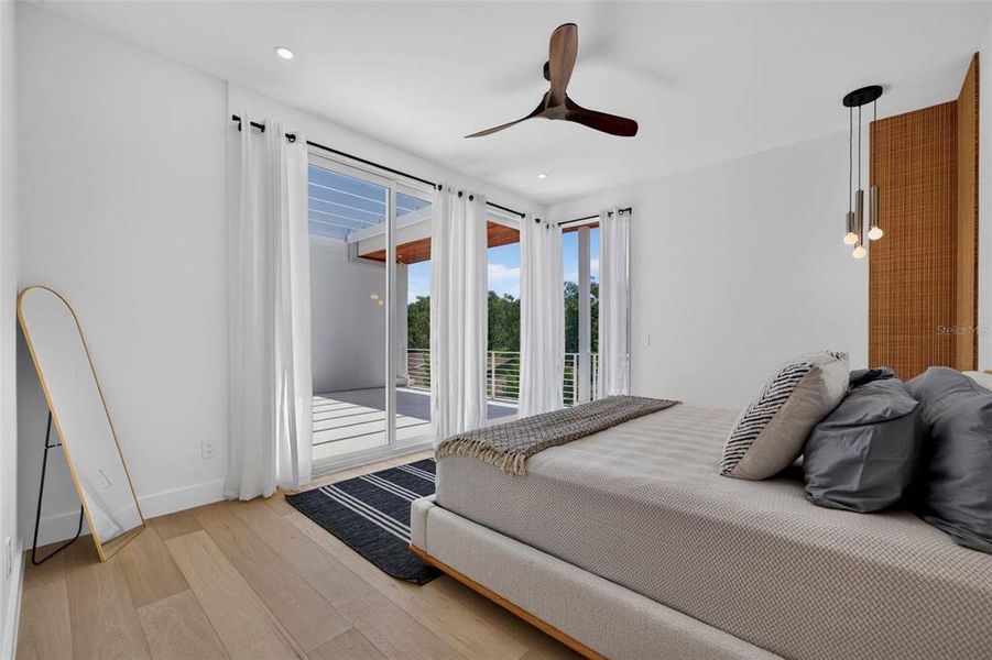 Furnished interior view inside a new home in , Sarasota (Image 64).