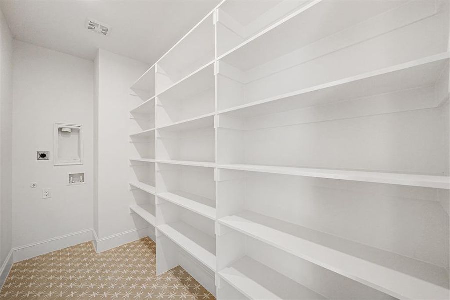 Spacious, unfurnished interior of a new home in , Dallas (Image 21).